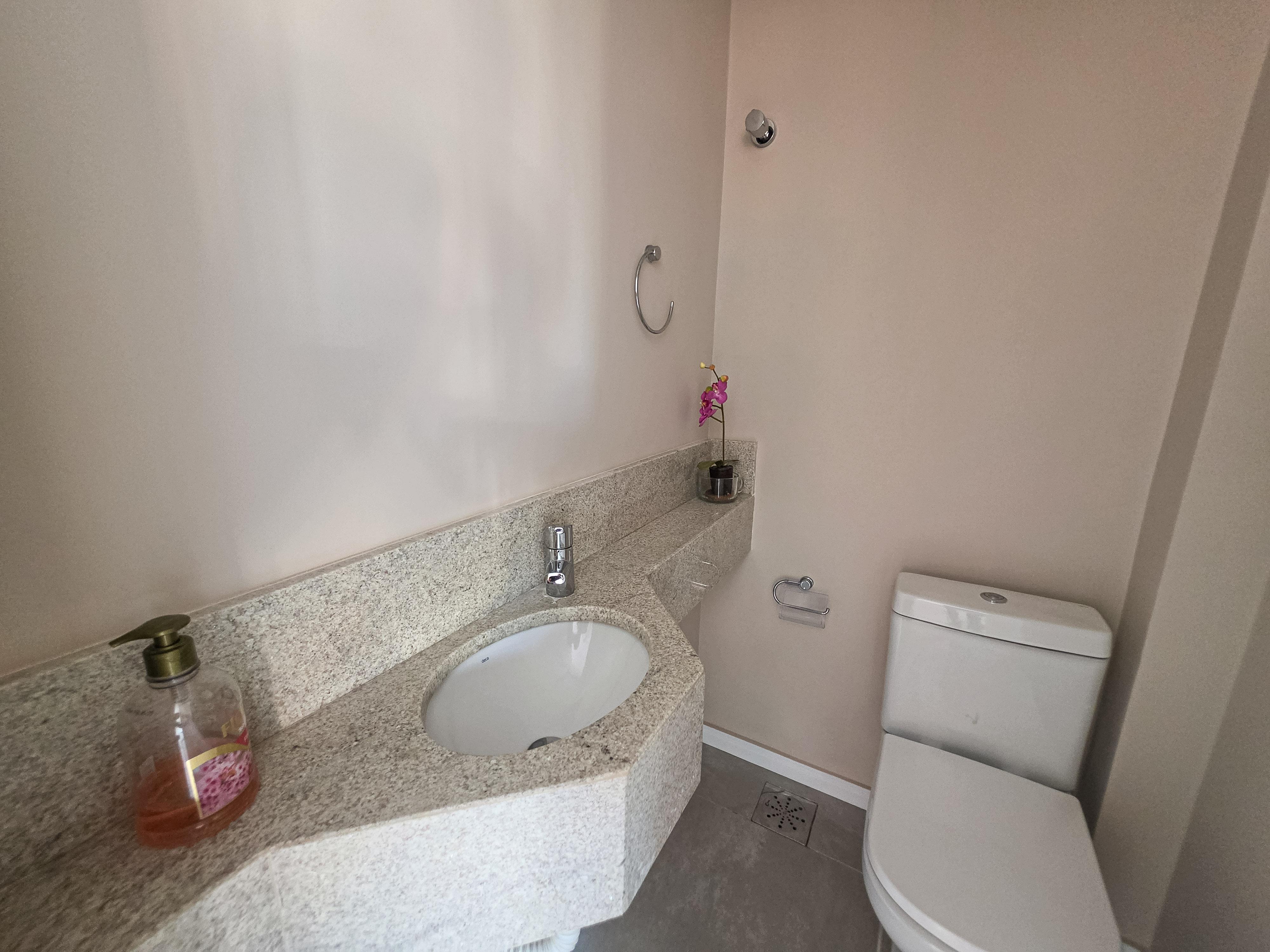 �timo apto em andar alto, semi mobiliado, 124m pri...