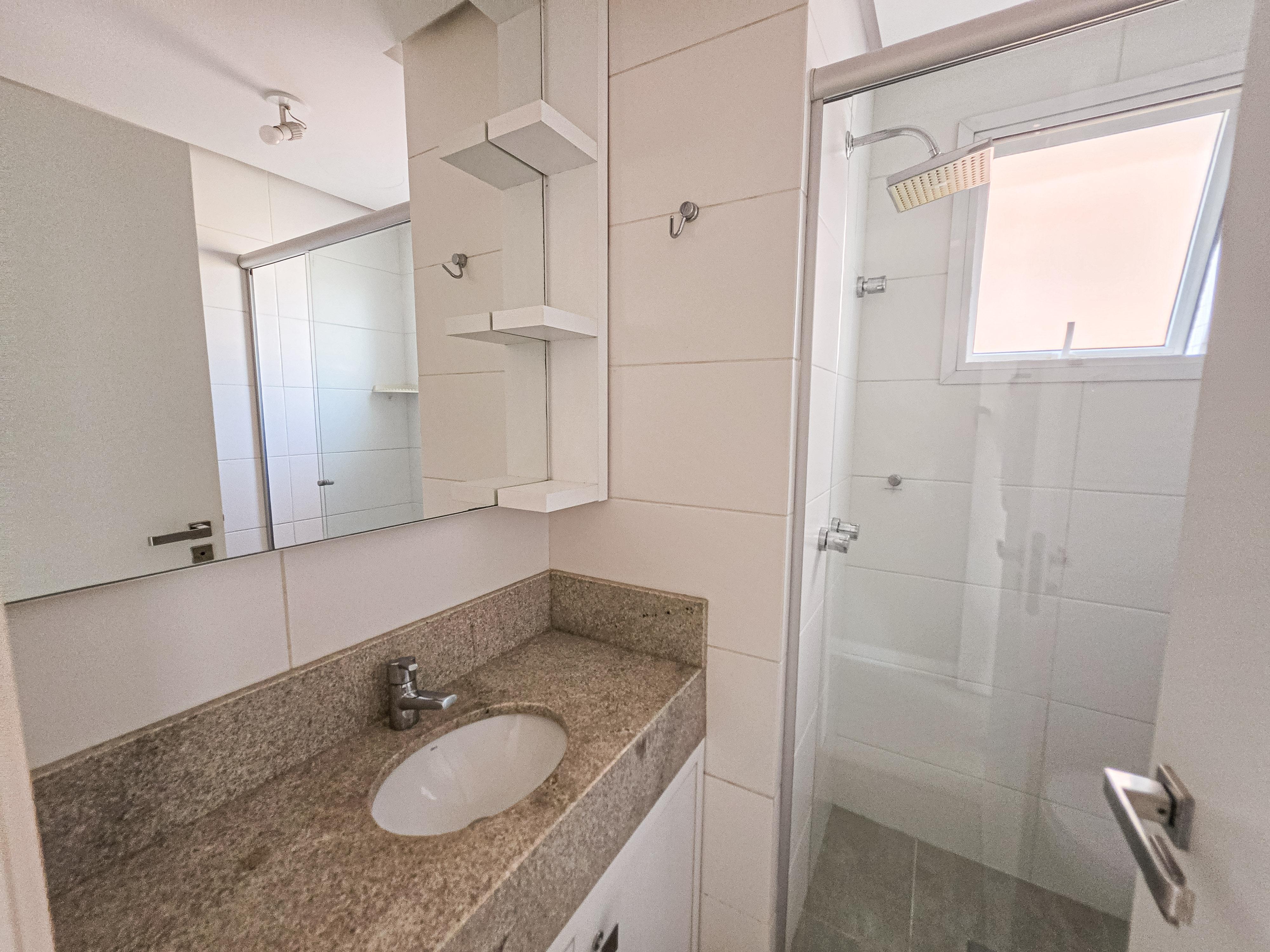 �timo apto em andar alto, semi mobiliado, 124m pri...