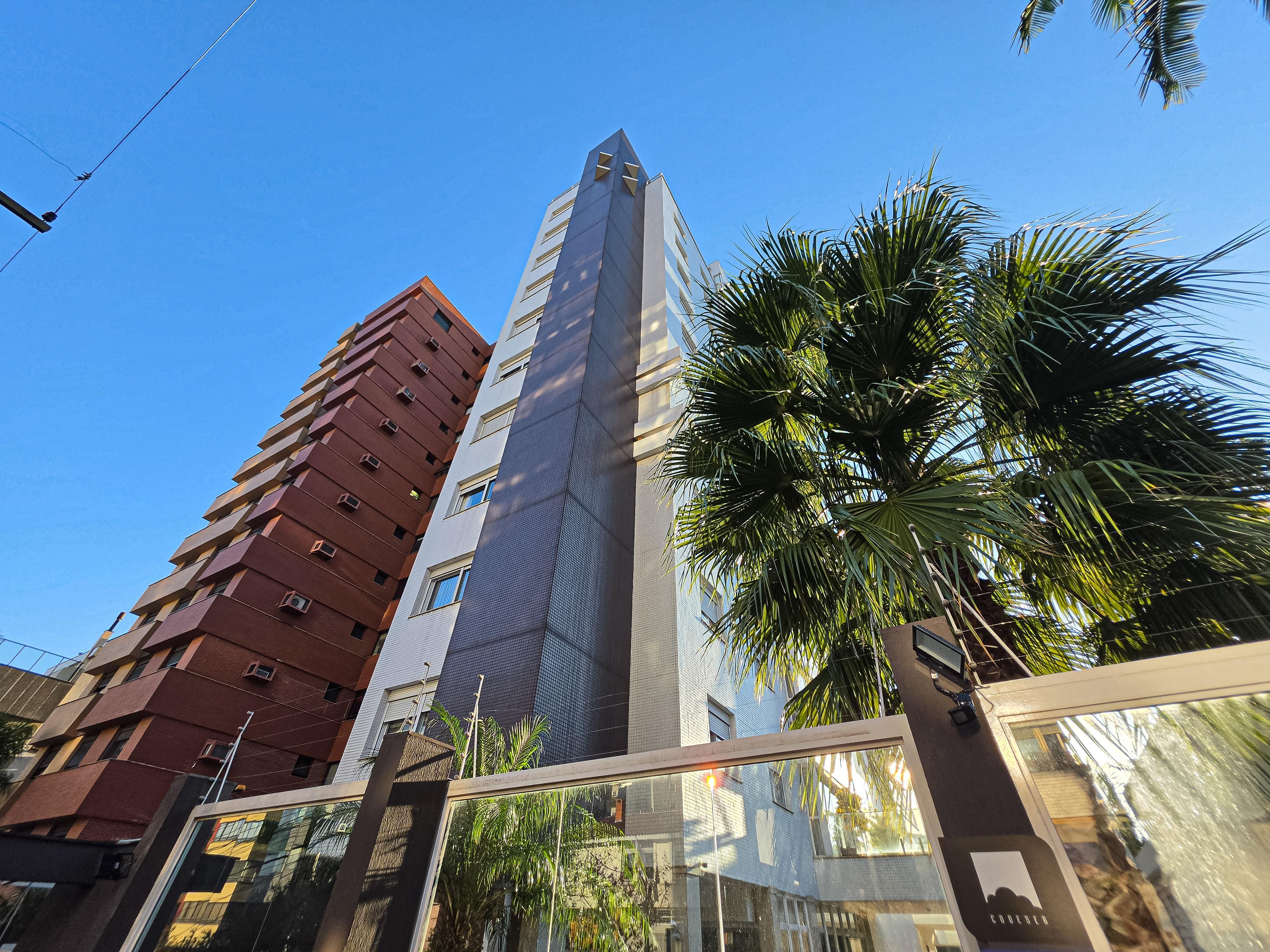 �timo apto em andar alto, semi mobiliado, 124m pri...