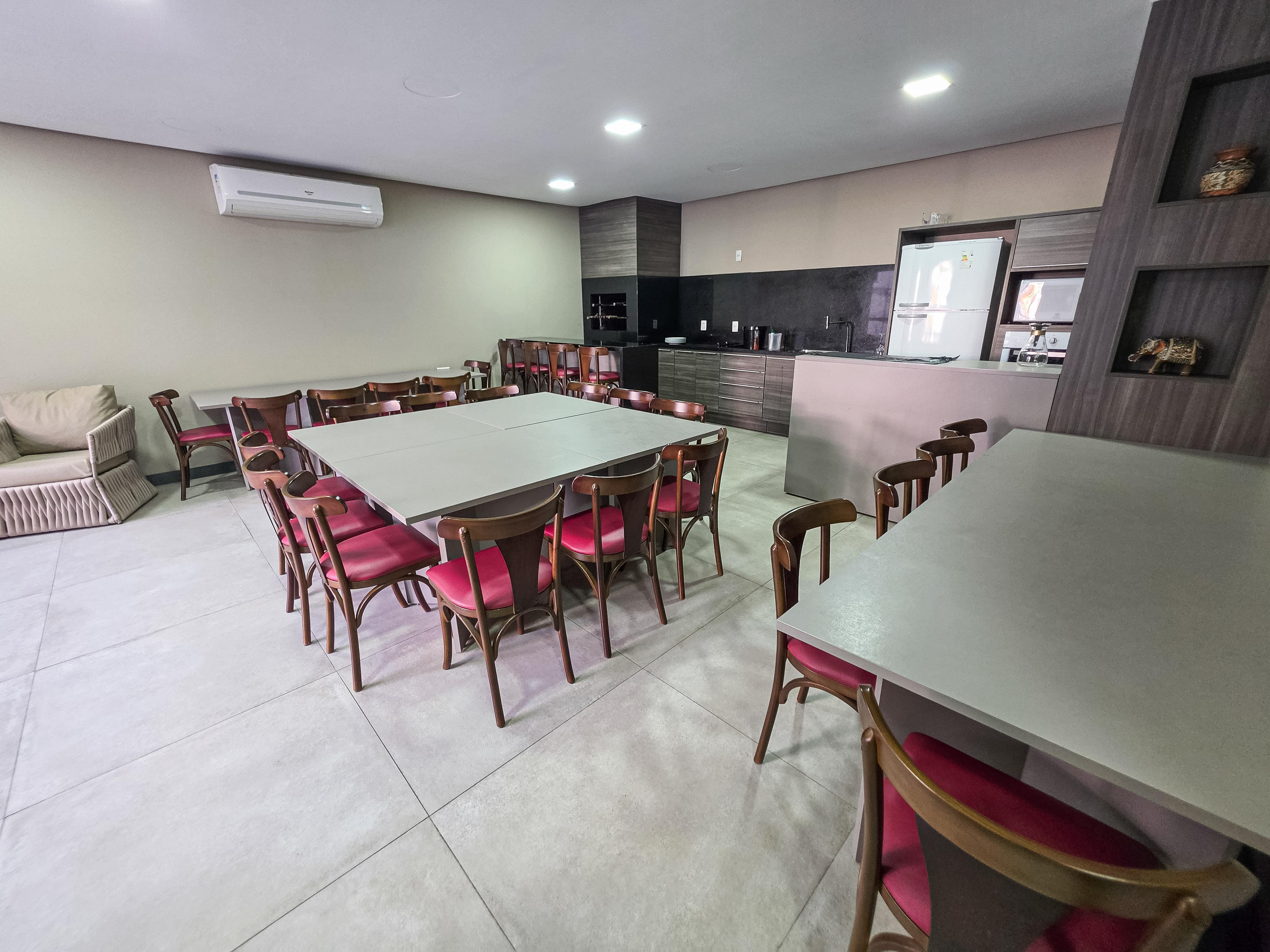 �timo apto em andar alto, semi mobiliado, 124m pri...