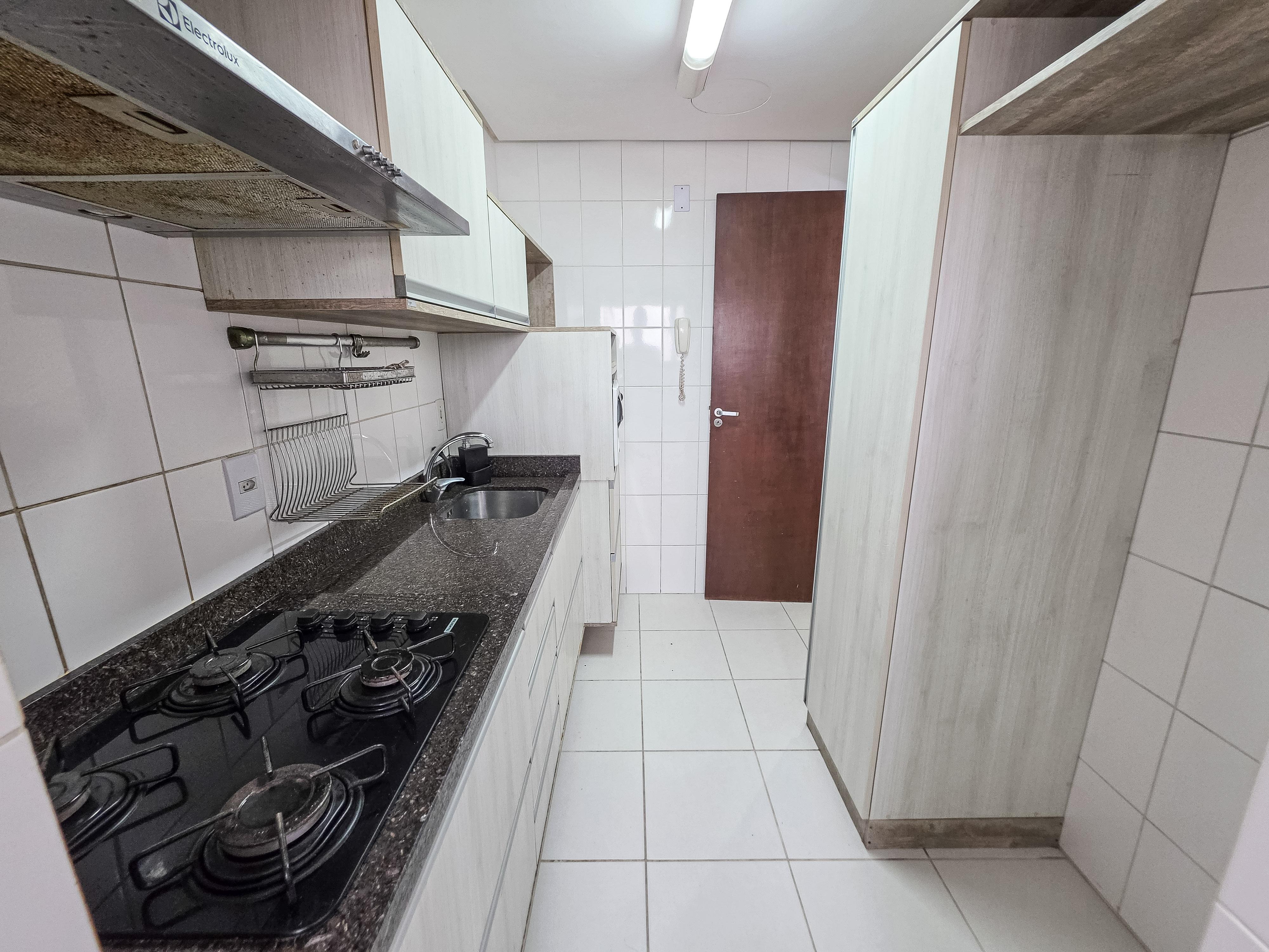�timo apto muito bem equipado, andar alto, 79m, ar...