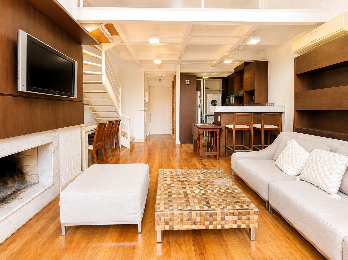 Loft Duplex Mobiliado com 84m�, 2 Vagas e Hidromas...