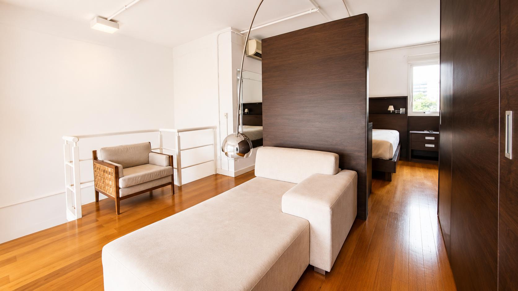 Loft Duplex Mobiliado com 84m�, 2 Vagas e Hidromas...