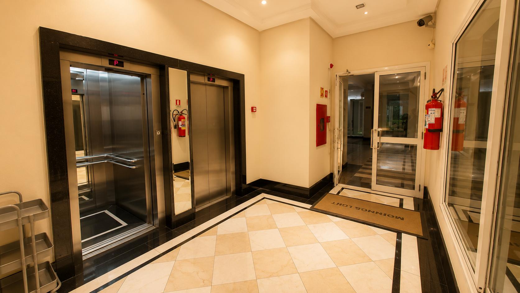 Loft Duplex Mobiliado com 84m�, 2 Vagas e Hidromas...