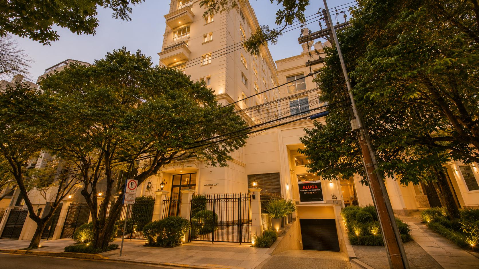Loft Duplex Mobiliado com 84m�, 2 Vagas e Hidromas...