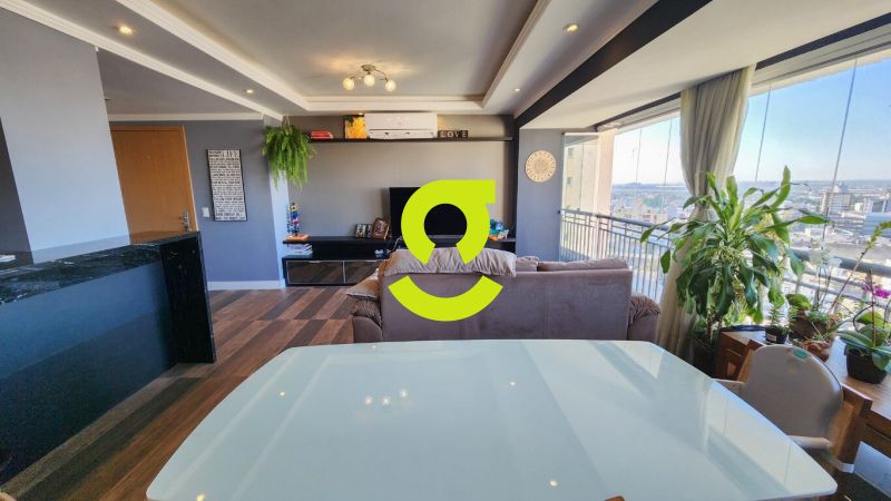 Excelente apto semi mobiliado, anda alto, 106m, la...