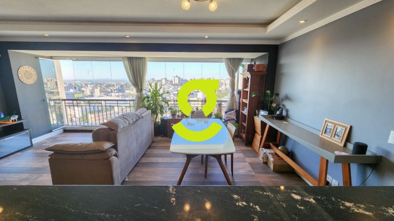 Excelente apto semi mobiliado, anda alto, 106m, la...