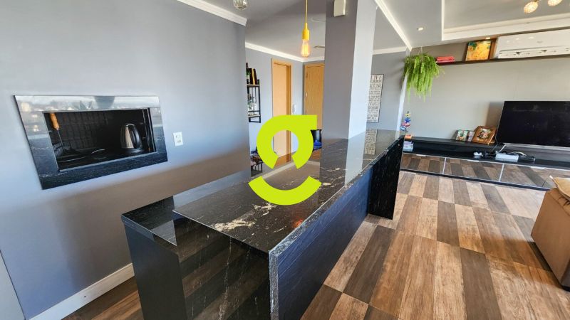 Excelente apto semi mobiliado, anda alto, 106m, la...