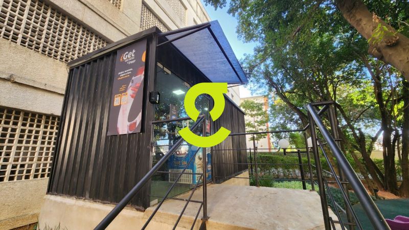 Excelente apto semi mobiliado, anda alto, 106m, la...