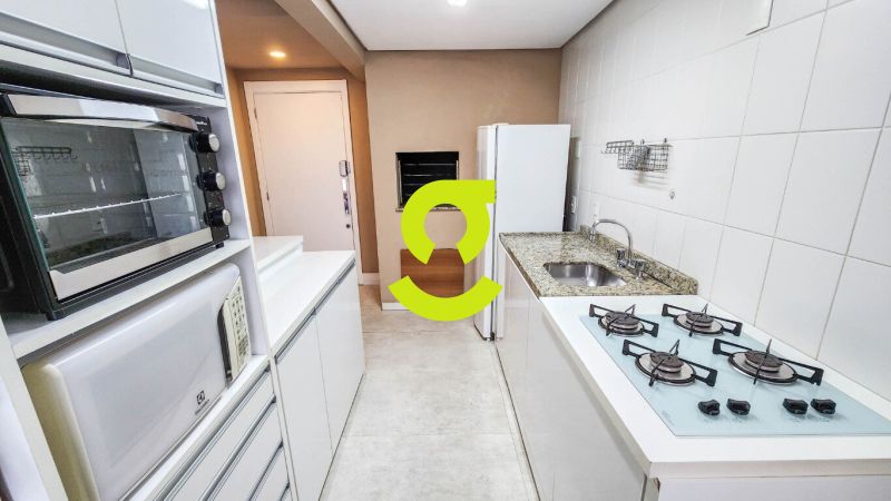 �timo apto, semi mobiliado, andar alto, churrasque...