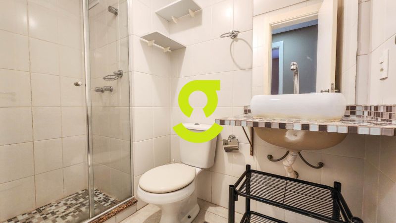 �timo apto, semi mobiliado, andar alto, churrasque...