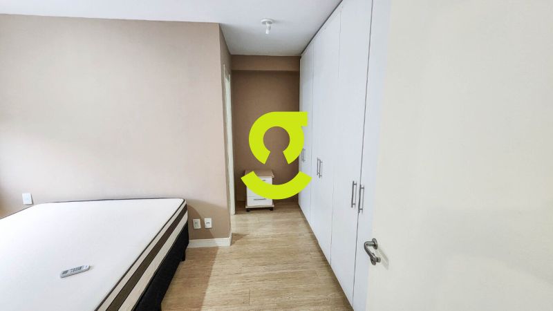 �timo apto, semi mobiliado, andar alto, churrasque...