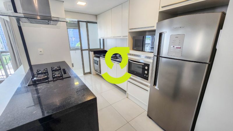 Excelente apto MOBILIADO, andar alto, churrasqueir...