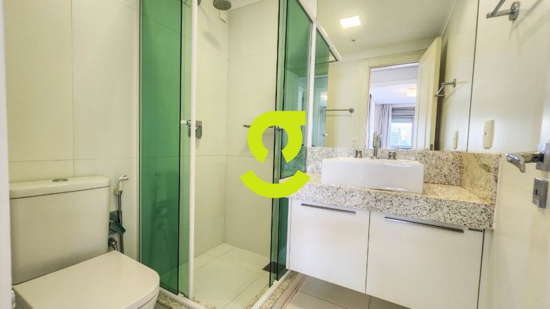 Excelente apto MOBILIADO, andar alto, churrasqueir...