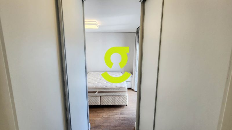 Excelente apto MOBILIADO, andar alto, churrasqueir...