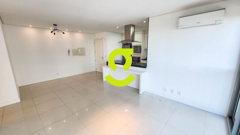 timo apto andar alto, semi mobiliado, 72m priv, 2...