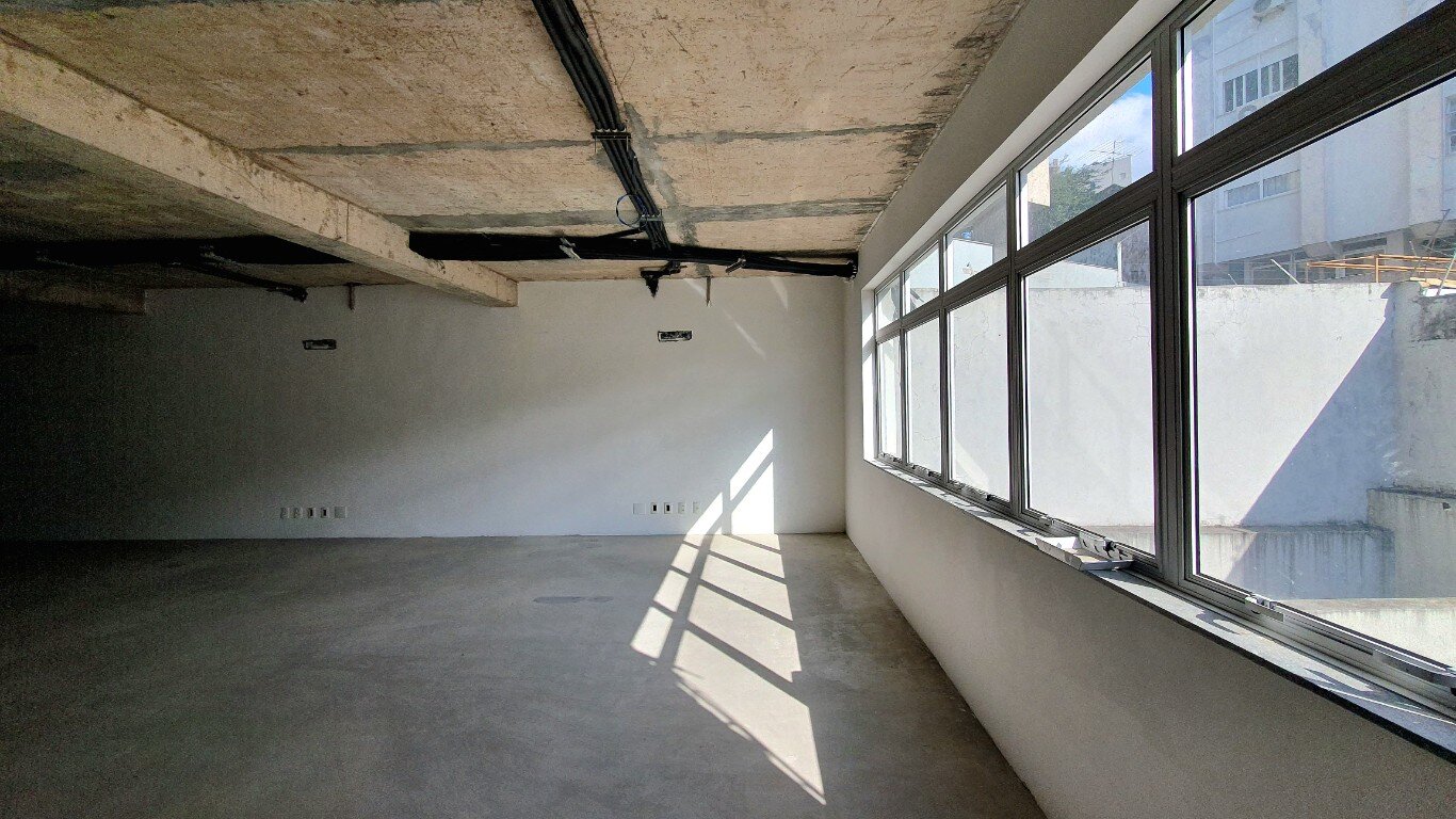 Prdio Comercial no bairro MOINHOS DE VENTO em PORTO ALEGRE