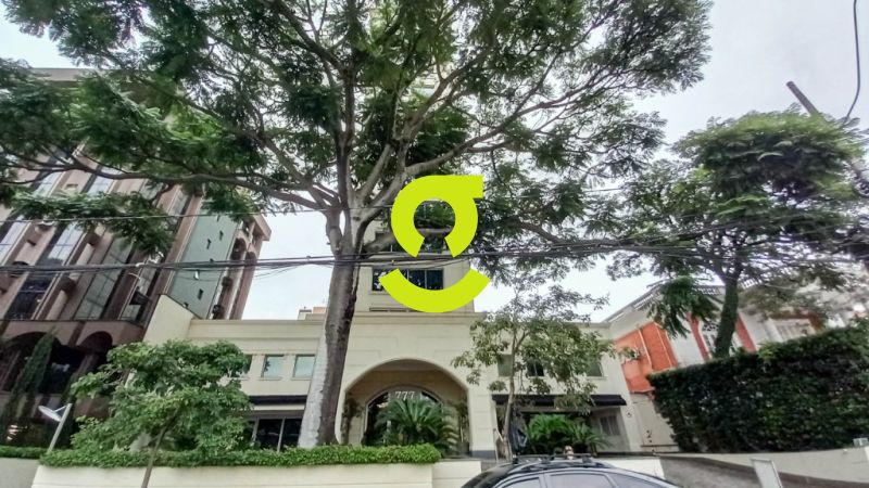 Sala comercial na Av. Carlos Gomes em Porto Alegre...