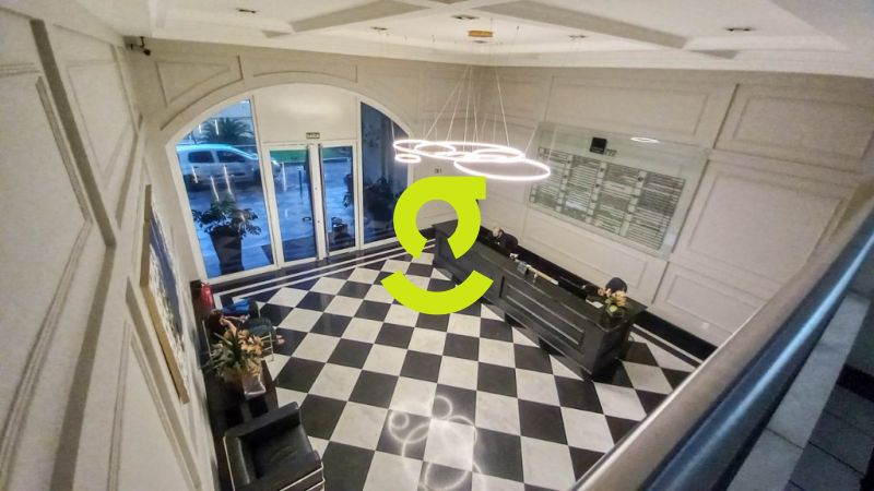 Sala comercial na Av. Carlos Gomes em Porto Alegre...