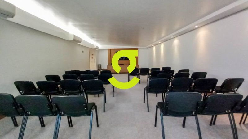 Sala comercial na Av. Carlos Gomes em Porto Alegre...