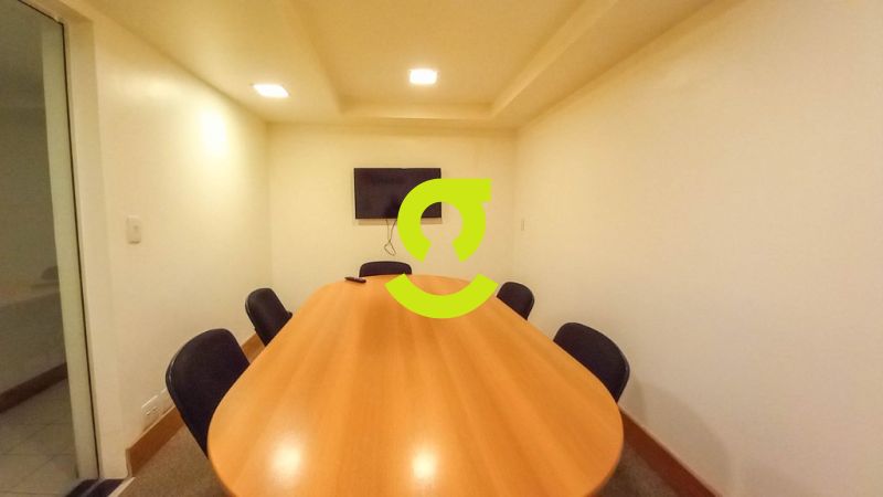 Sala comercial na Av. Carlos Gomes em Porto Alegre...