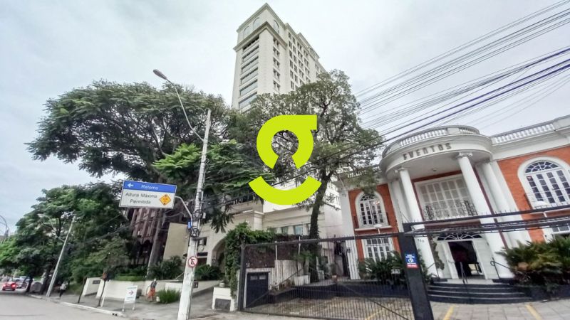 Sala comercial na Av. Carlos Gomes em Porto Alegre...