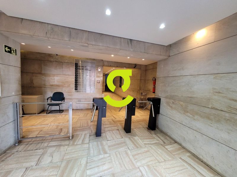 CONJUNTO COMERCIAL 1000m� NO CENTRO HIST�RICO | PO...
