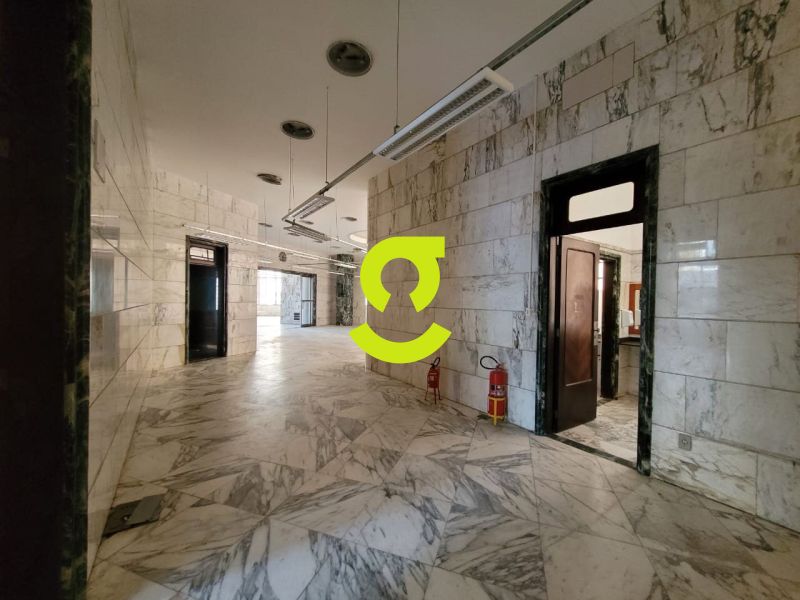 CONJUNTO COMERCIAL 1000m� NO CENTRO HIST�RICO | PO...