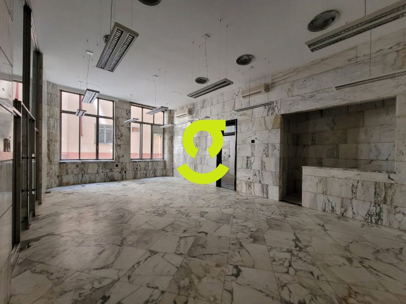 CONJUNTO COMERCIAL 1000m� NO CENTRO HIST�RICO | PO...