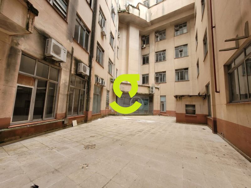 CONJUNTO COMERCIAL 1000m� NO CENTRO HIST�RICO | PO...