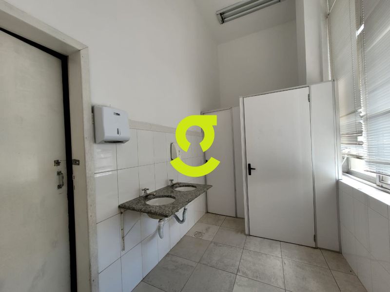 CONJUNTO COMERCIAL 1000m� NO CENTRO HIST�RICO | PO...
