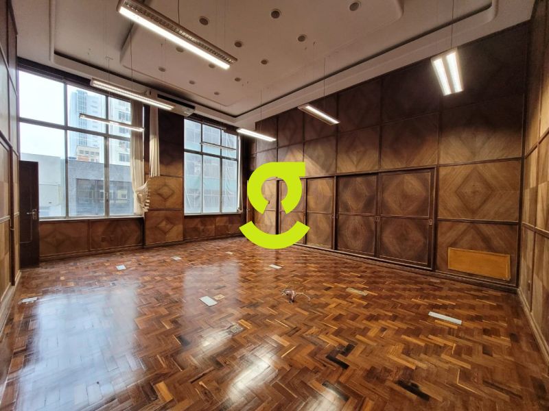 CONJUNTO COMERCIAL 1000m� NO CENTRO HIST�RICO | PO...
