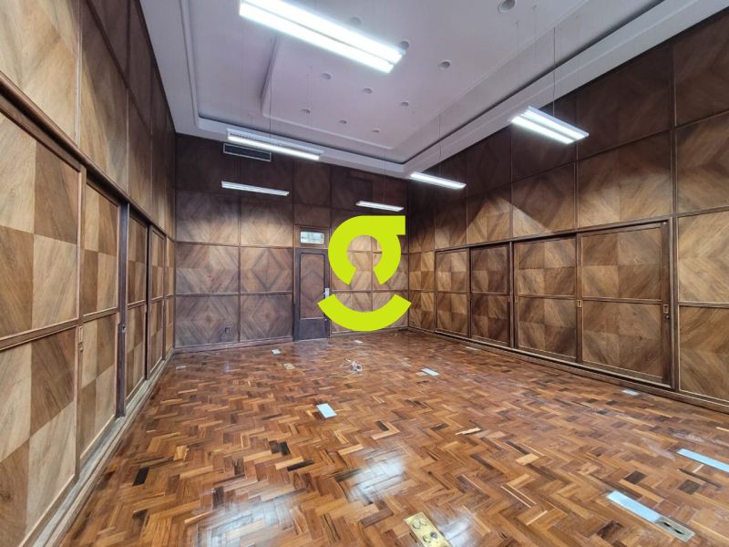 CONJUNTO COMERCIAL 1000m� NO CENTRO HIST�RICO | PO...