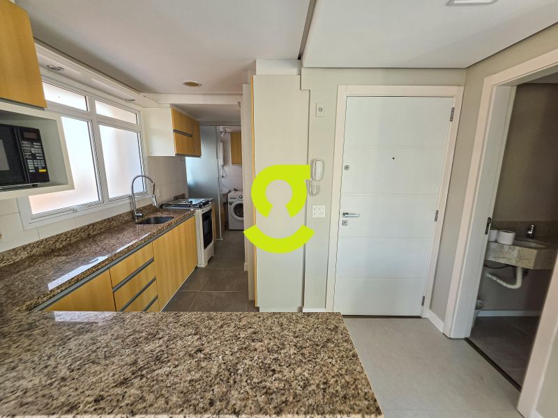 �timo apto em andar alto, semi mobiliado, 124m pri...