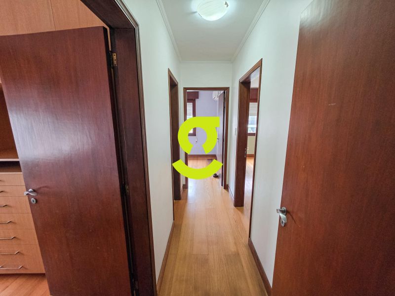 �timo apto semi mobiliado, 102m priv, ar condicion...