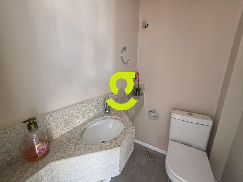 �timo apto em andar alto, semi mobiliado, 124m pri...