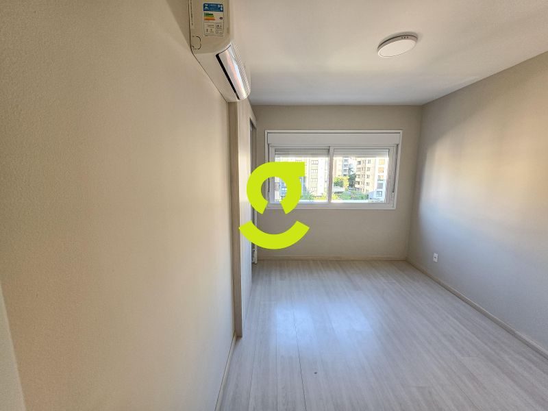 �timo apto em andar alto, semi mobiliado, 124m pri...