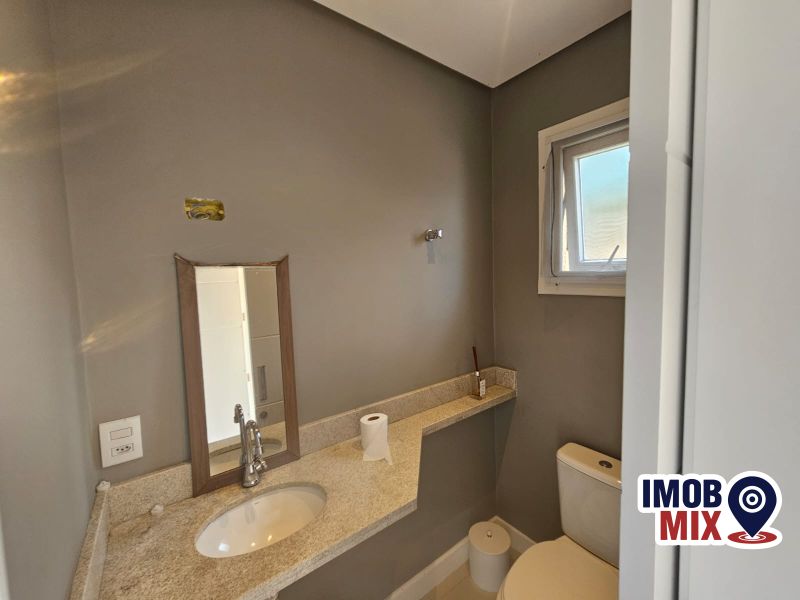 Casa em Condominio fechado com portaria e infra total
