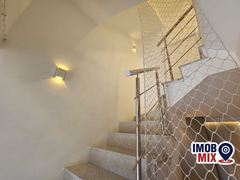 Casa em Condominio fechado com portaria e infra total