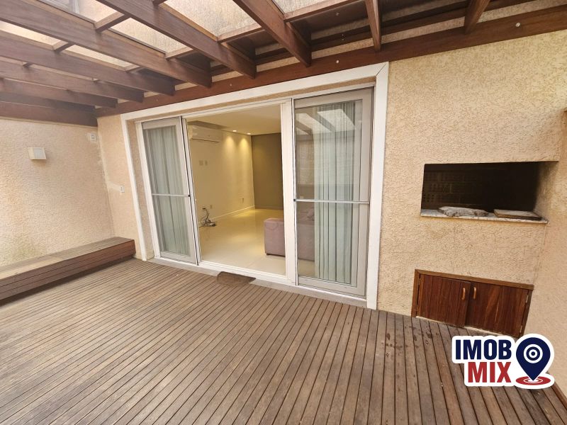 Casa em Condominio fechado com portaria e infra total
