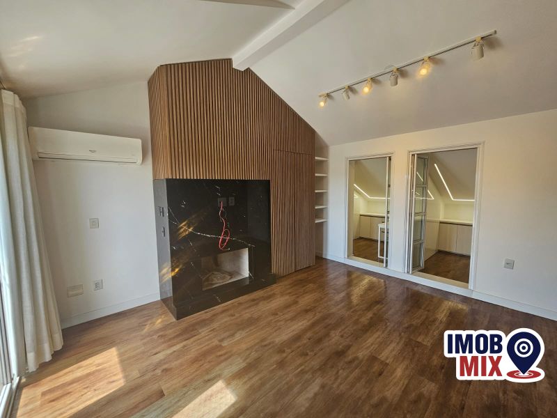 Casa em Condominio fechado com portaria e infra total