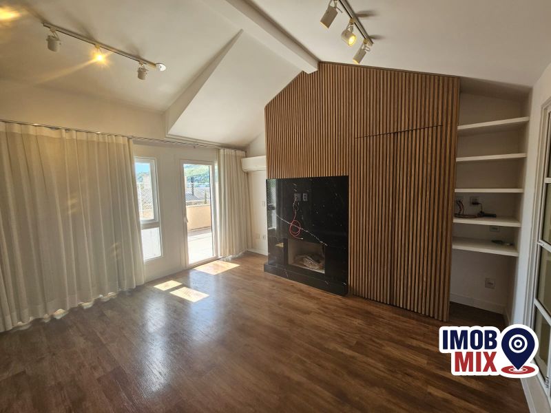 Casa em Condominio fechado com portaria e infra total