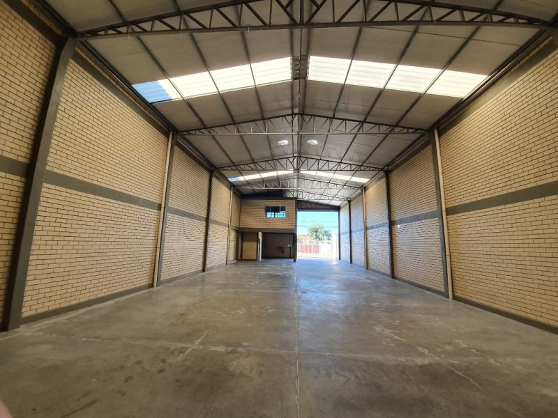 PAVILHÃO no bairro MATHIAS VELHO em CANOAS