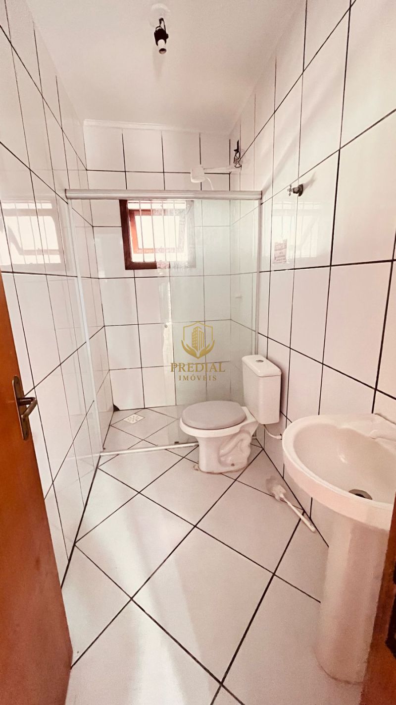 CASA 2 quartos  no bairro OLARIA