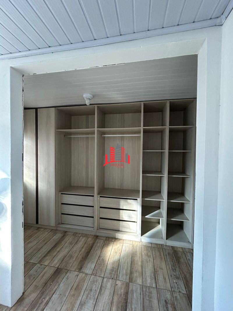 Ampla e confortável casa para locação  ideal para quem busca espaço, praticidade e lazer!