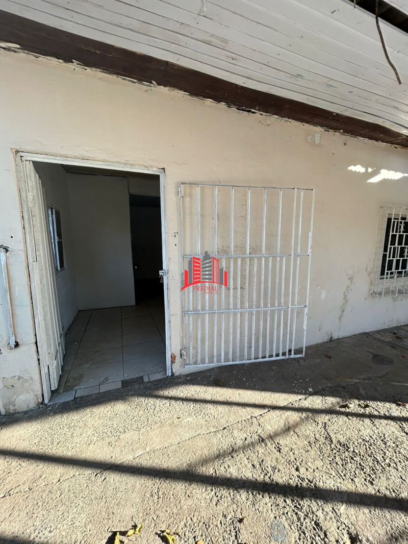 Duas lojas de esquina disponíveis para locação no bairro Mathias Velho!