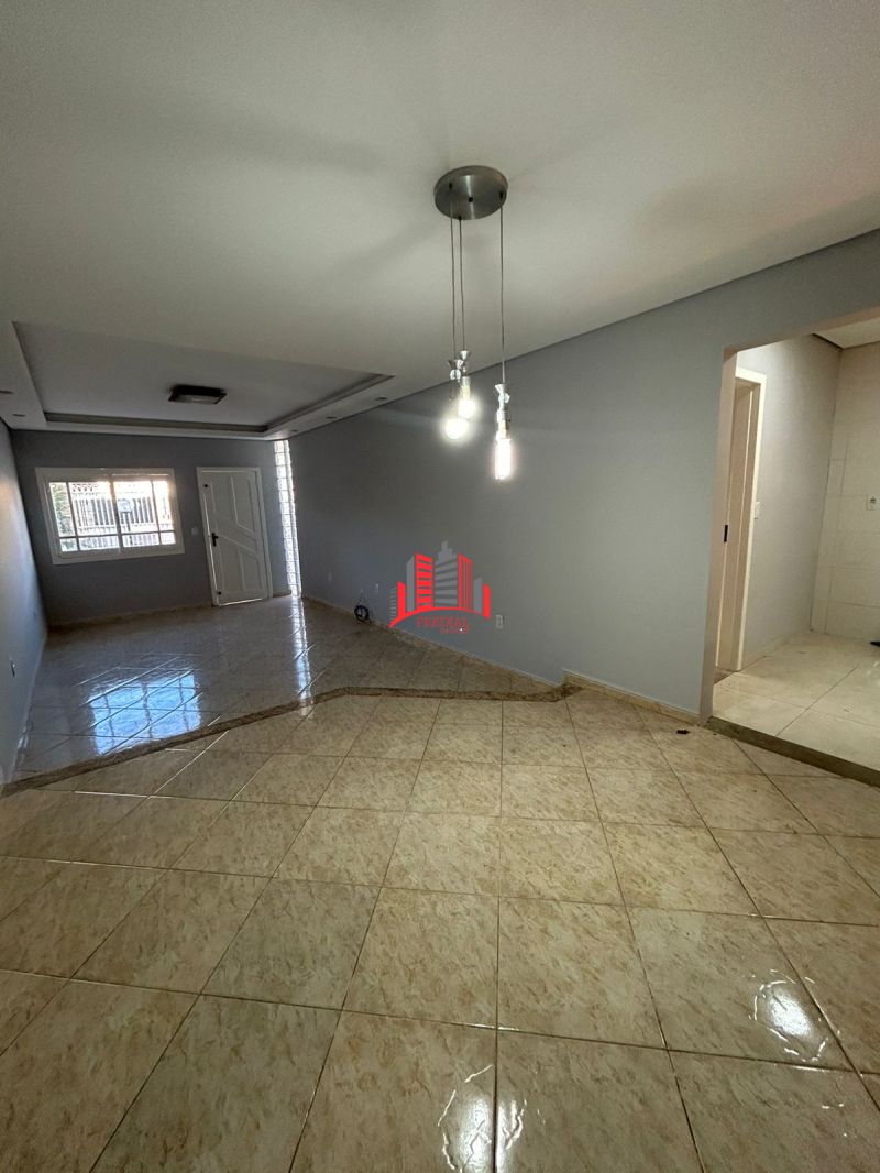 CASA 3 quartos  no bairro FÁTIMA