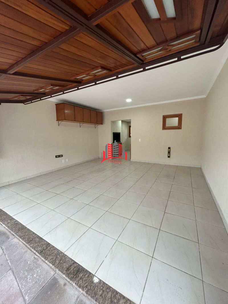 Sobrado alto padrão para locação no bairro Estância Velha em Canoas.