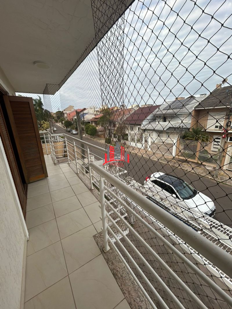Sobrado alto padrão para locação no bairro Estância Velha em Canoas.